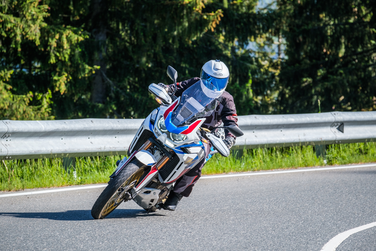 Kurvenfahrer.at CRF1100L-411